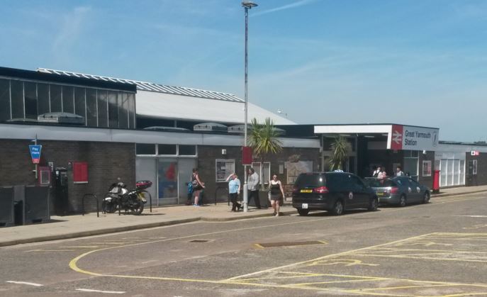 Few stations adequately provide shelter from the rail, especially not those queuing for a taxi. At Great Yarmouth the taxi rank is immediately in front of the station entrance and a canopy covers the start of the taxi rank