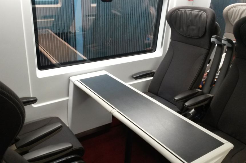 [Eurostar]Just like the older e300 trains, on one side of the train there are double seats around a table in in Standard Premier Class on its new Eurostar e320