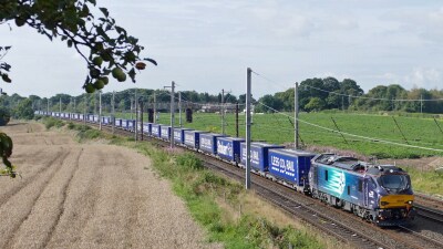 Tesco Express intermodal freight from Daventry uses electric traction to Scotland. Photo by Direct Rail Services